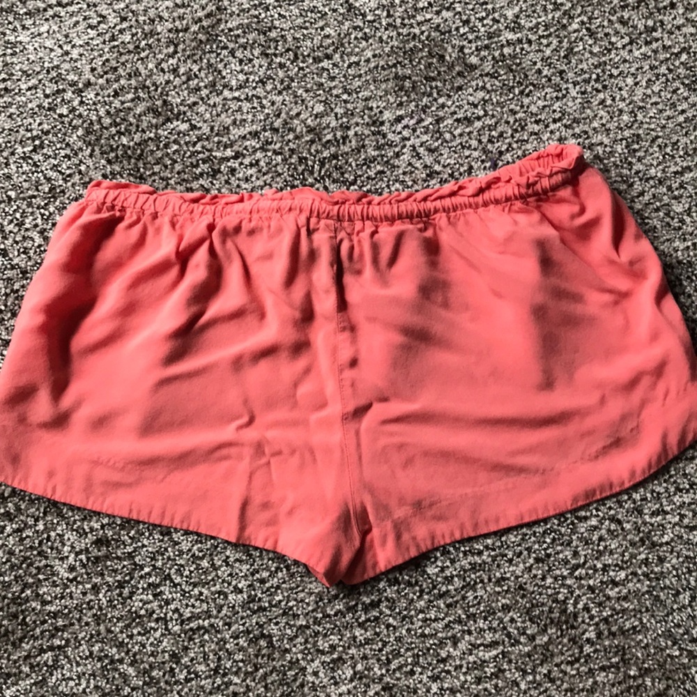 Flowy Shorts - Picture 2 of 3
